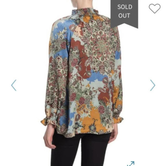 Everleigh Keyhole Smocked Satin Split Tie Neck Blouse Size M - Picture 3 of 9